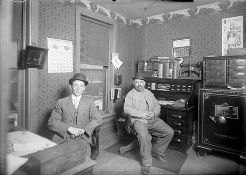 What were the offices like a hundred years ago What were the offices like a hundred years ago