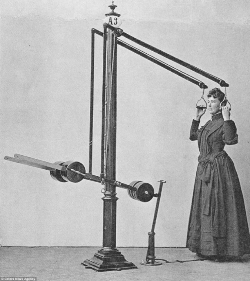 What were the progenitors of modern sports simulators? What were the progenitors of modern sports simulators?