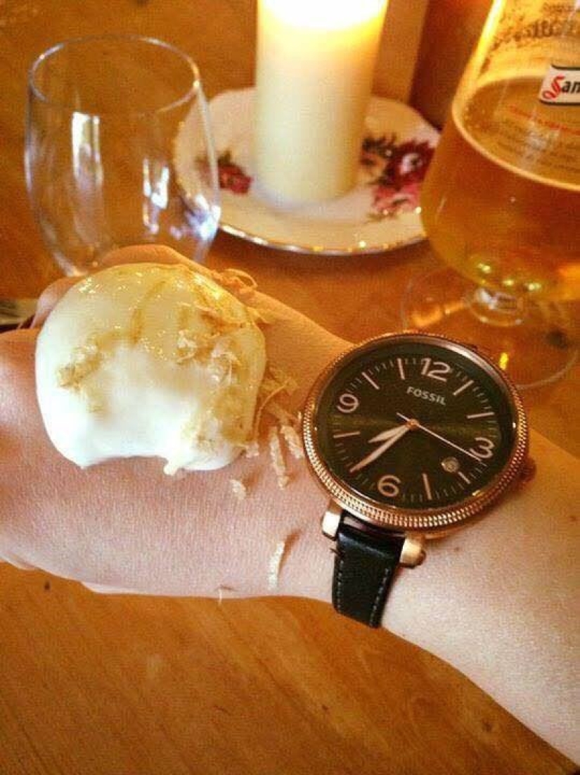 When the plate is too simple: 20 examples well, very strange flow of food and drinks