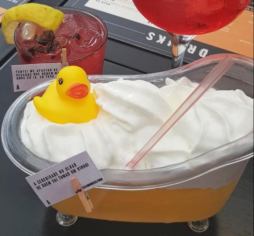 When the plate is too simple: 20 examples well, very strange flow of food and drinks