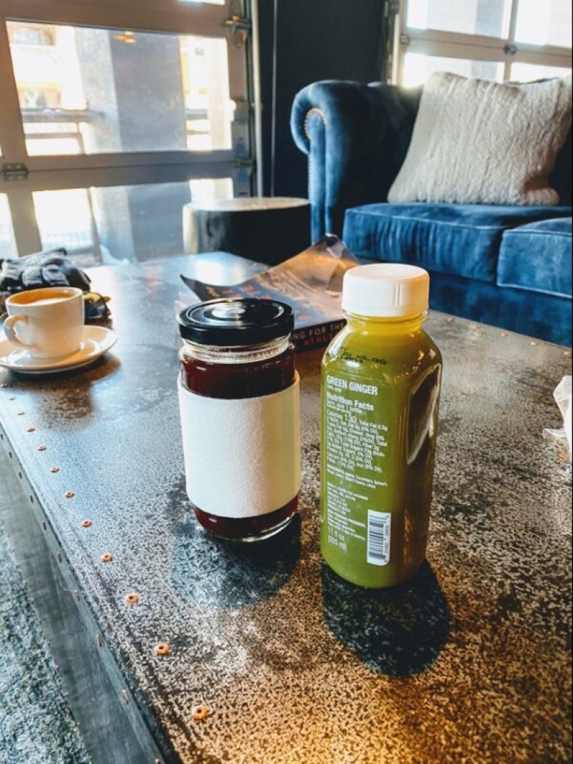 When the plate is too simple: 20 examples well, very strange flow of food and drinks