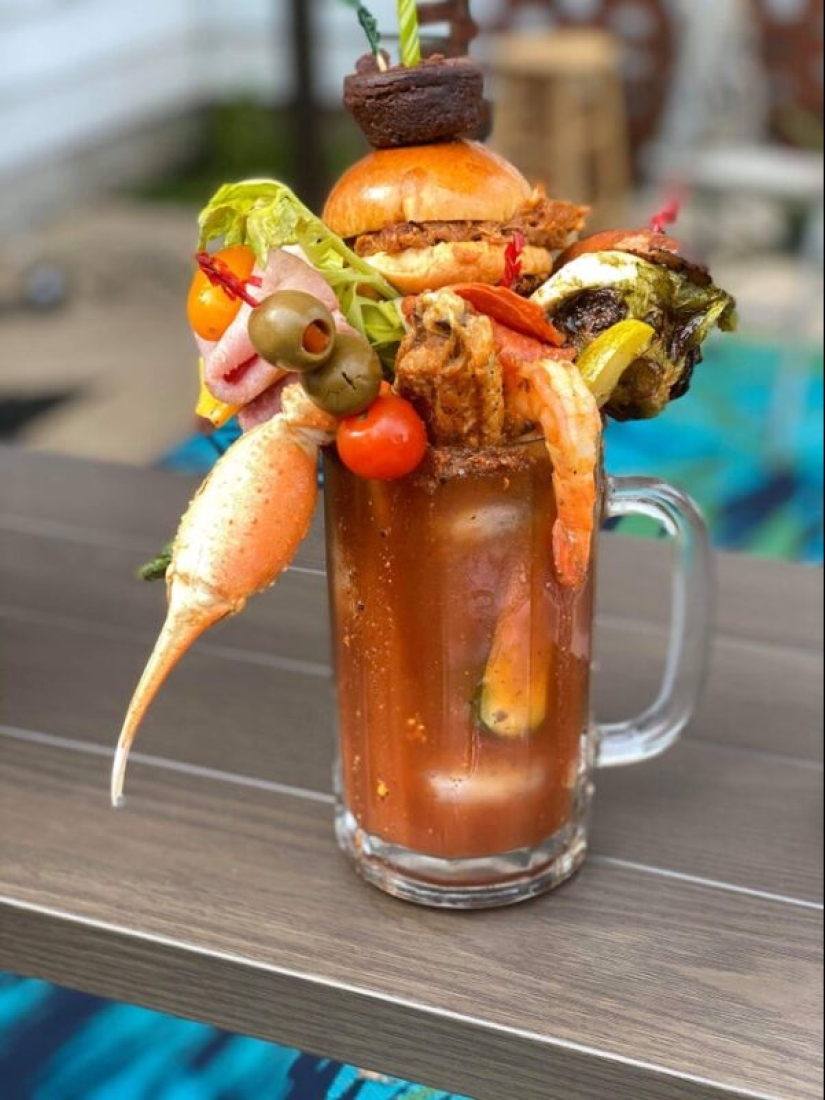 When the plate is too simple: 20 examples well, very strange flow of food and drinks