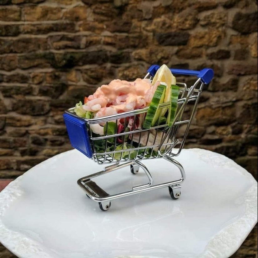 When the plate is too simple: 20 examples well, very strange flow of food and drinks