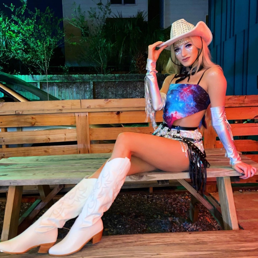 Who are space cowgirls and how did this fashionable aesthetic come about Who are space cowgirls and how did this fashionable aesthetic come about