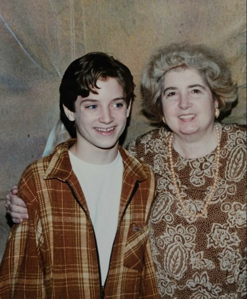 Who is this mystery lady that pose the brightest stars of Hollywood Who is this mystery lady that pose the brightest stars of Hollywood