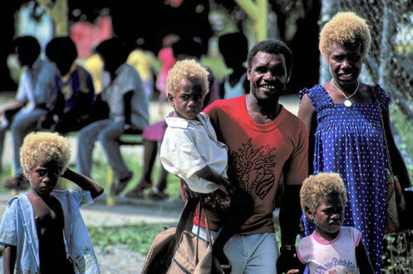 Why are dark-skinned blondes born in the Solomon Islands Why are dark-skinned blondes born in the Solomon Islands
