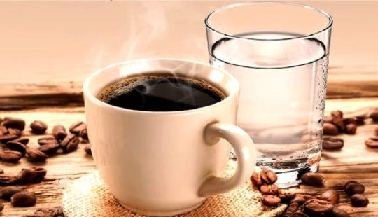 Why coffee is washed down with water: not a whim, but a necessity