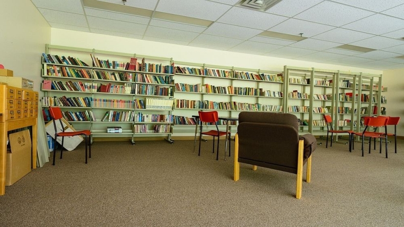 Why did all the residents leave a town on the Alaska border without even turning off the lights? Why did all the residents leave a town on the Alaska border without even turning off the lights?