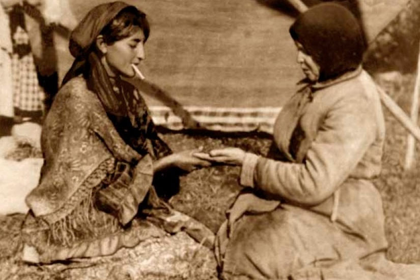 Why do gypsies never tell fortunes to gypsies