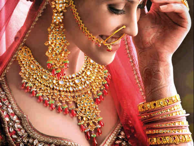 Why do the Indians have so much gold and what is the reason for its intense yellow color Why do the Indians have so much gold and what is the reason for its intense yellow color