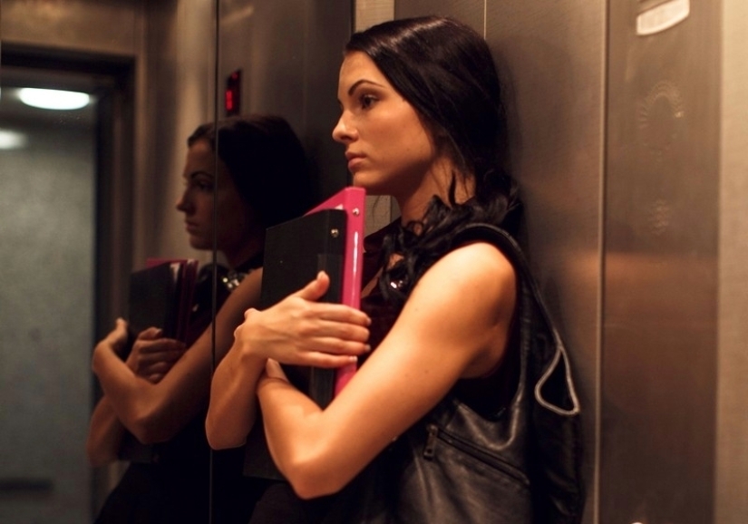 Why do they hang mirrors in elevators: several completely unobvious reasons Why do they hang mirrors in elevators: several completely unobvious reasons