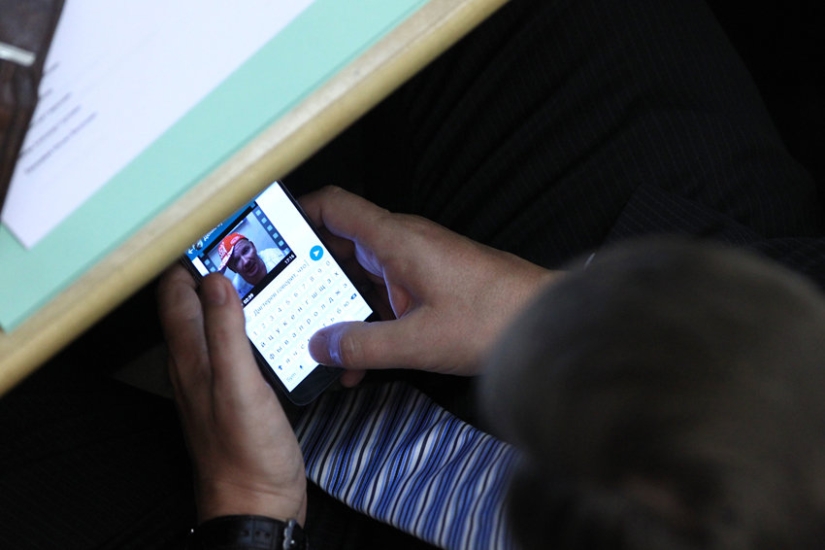 Why do we check likes so often, or 10 examples of human mind control