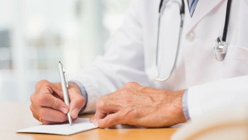 Why doctors have illegible handwriting: says an expert graphologist