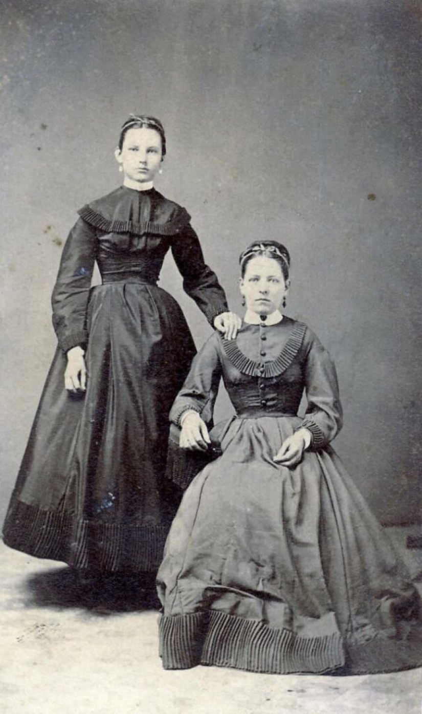 Why Don't People Smile in Old Photos? Why Don't People Smile in Old Photos?