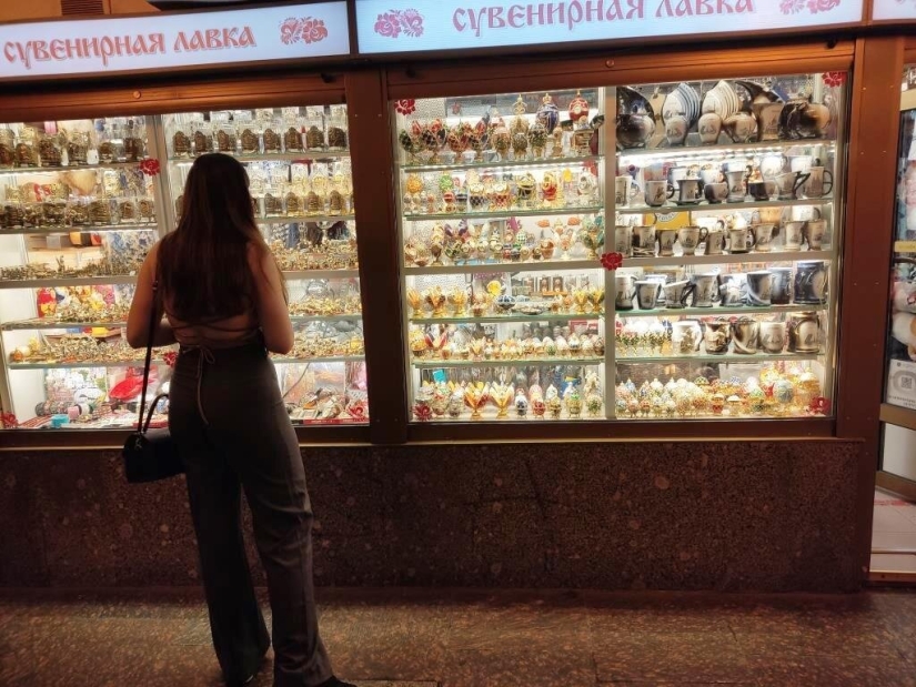 Why Flash Photography Is Banned in Museums Why Flash Photography Is Banned in Museums