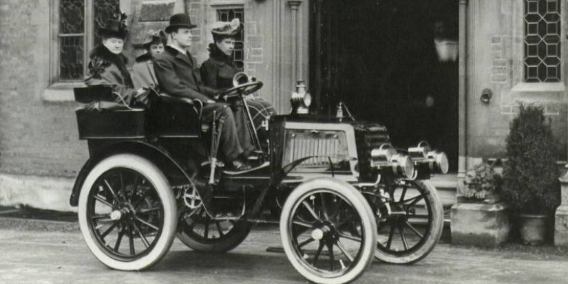 Why have men massively stopped wearing hats since the second half of the 20th century Why have men massively stopped wearing hats since the second half of the 20th century