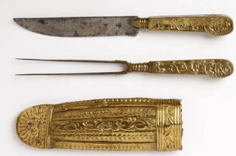 Why in the Middle Ages the church called the fork a "diabolical invention" Why in the Middle Ages the church called the fork a "diabolical invention"