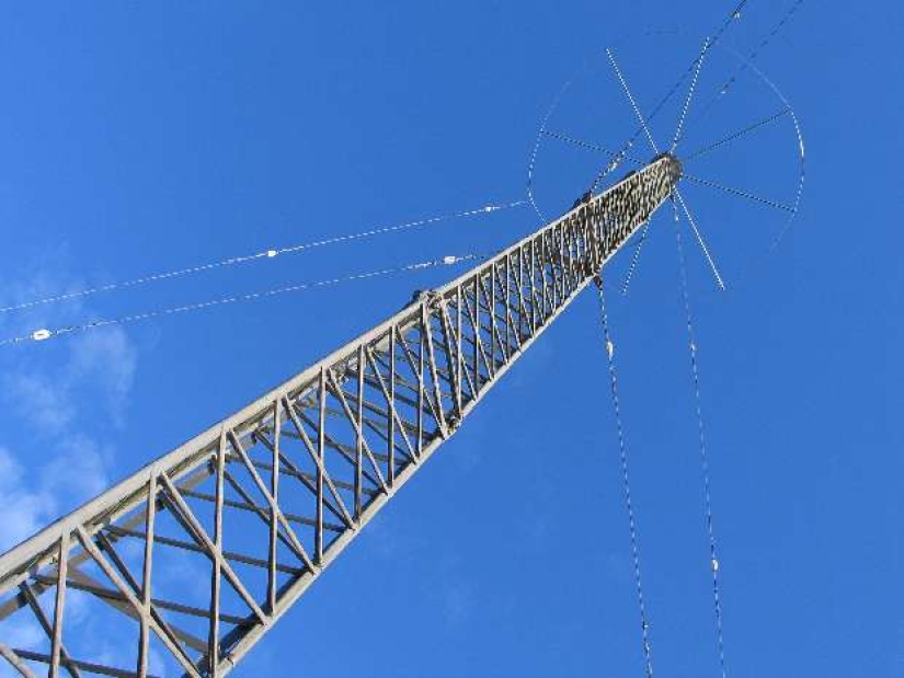 Why modern receivers the AM band, where there is some interference Why modern receivers the AM band, where there is some interference