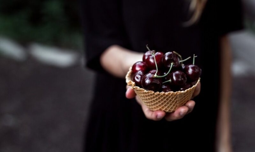 Why some women in Russia were forbidden to eat cherries Why some women in Russia were forbidden to eat cherries
