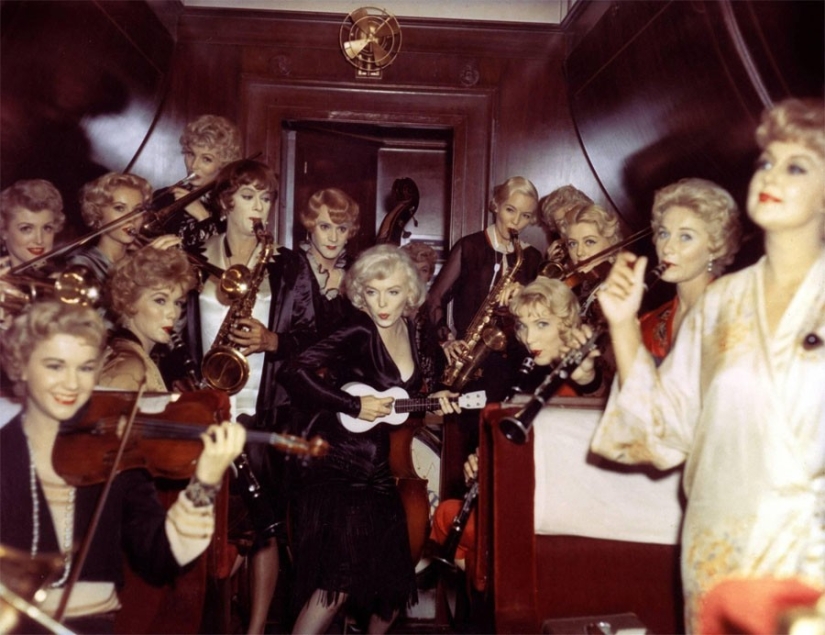 Why the film &quot;Only Girls in Jazz&quot; is black and white