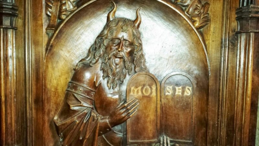 Why was the prophet Moses depicted earlier with horns on his head? Why was the prophet Moses depicted earlier with horns on his head?