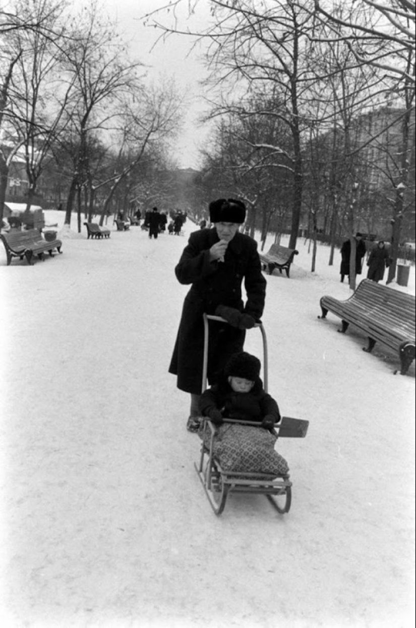 Winter sledding in the USSR Winter sledding in the USSR