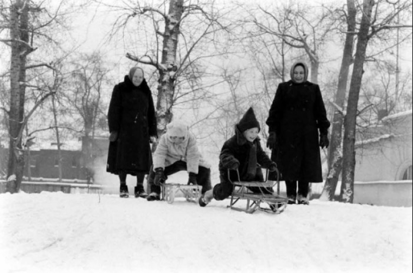 Winter sledding in the USSR Winter sledding in the USSR