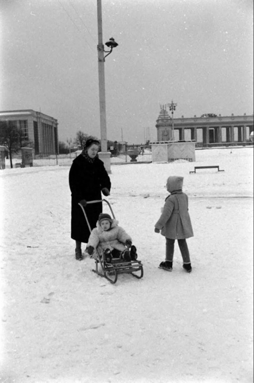 Winter sledding in the USSR Winter sledding in the USSR