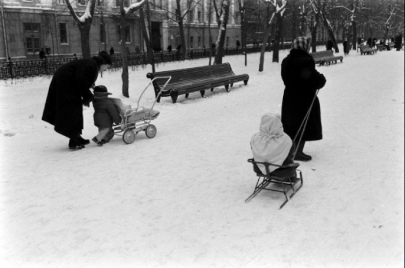 Winter sledding in the USSR Winter sledding in the USSR