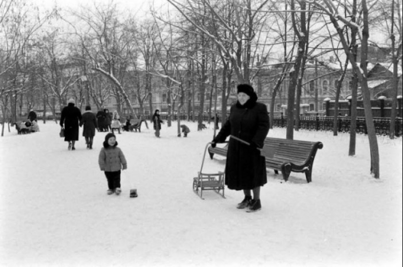 Winter sledding in the USSR Winter sledding in the USSR