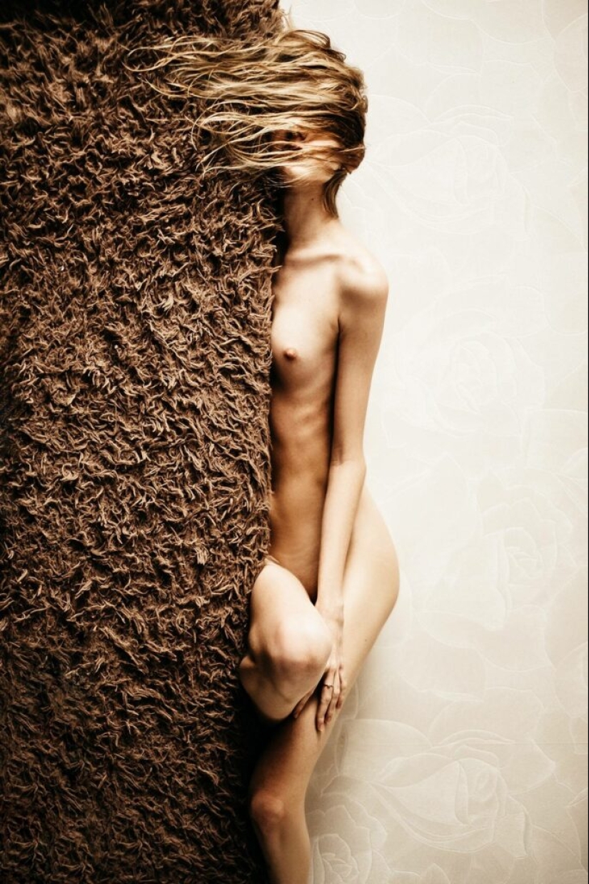 Women in daring portraits by Mark Olefirov