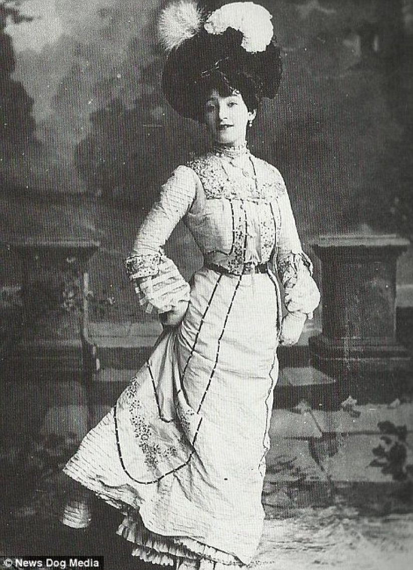 Women Who Ruled Paris from Bed: a scandalous catalog of 19th-century Parisian courtesans