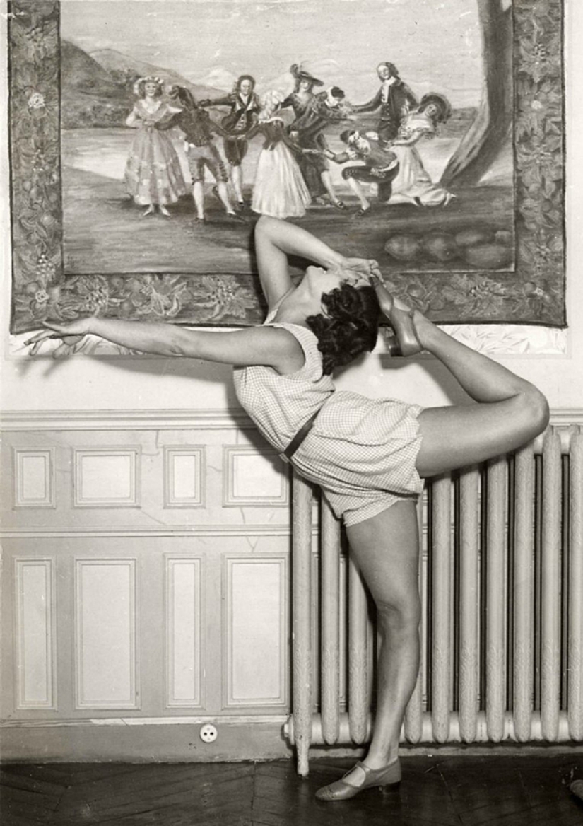 Women's legs in retro photos