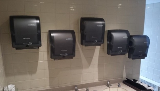 Y así será: fotografías que no sólo molestarán a los perfeccionistas. Y así será: fotografías que no sólo molestarán a los perfeccionistas.