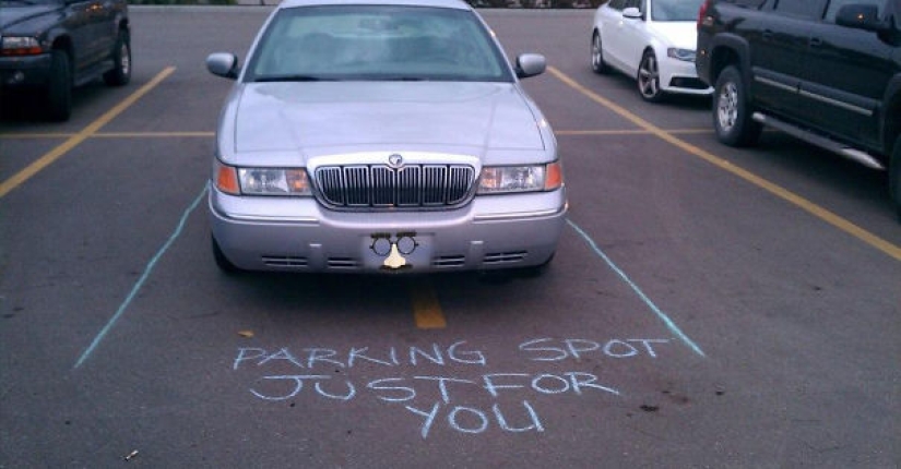 Yes, who gave you a license: 12 examples of how drivers who can't park were taught a lesson