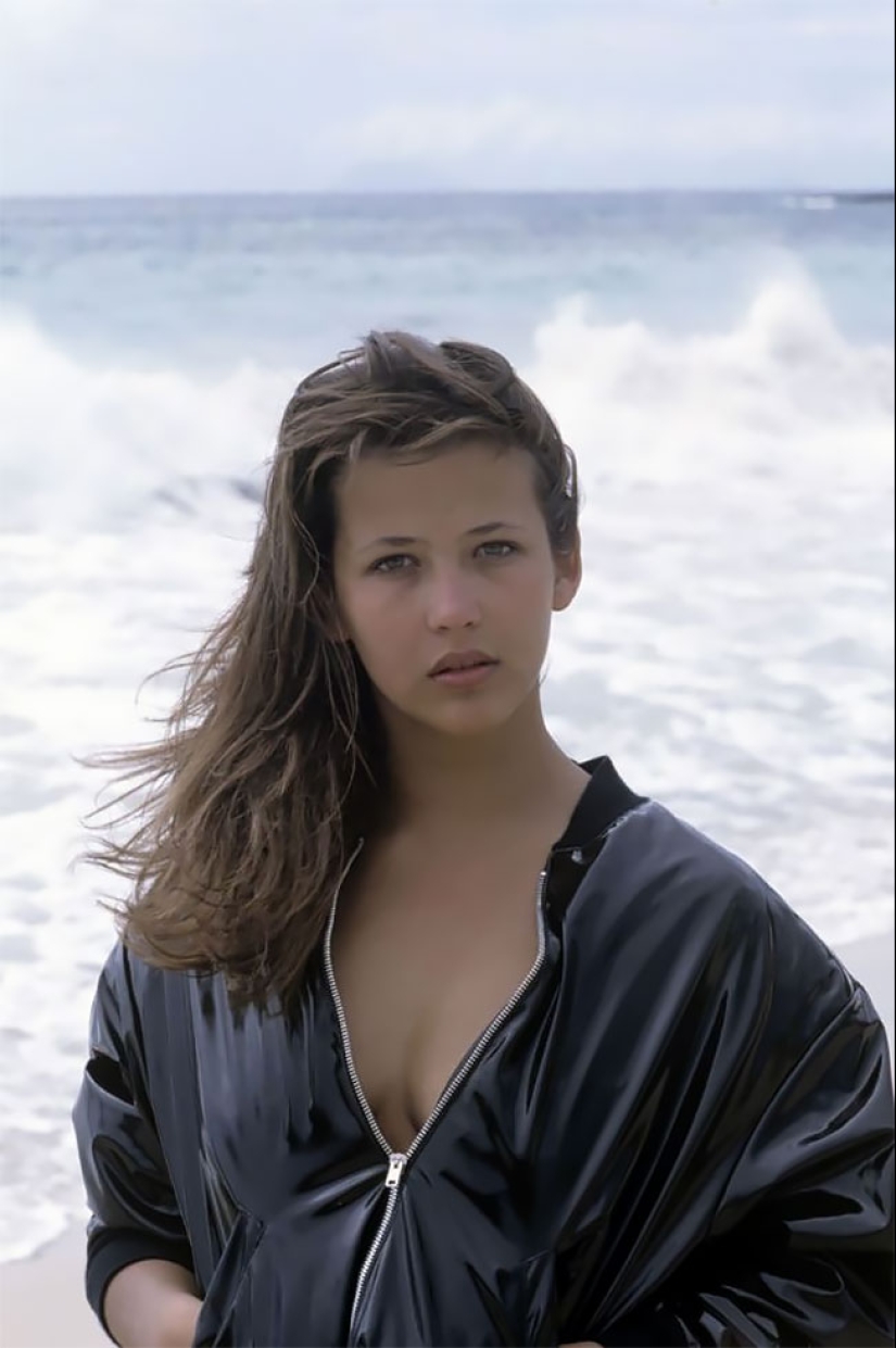 Young and Beautiful: 25 rare photos of Sophie Marceau from the 1980s