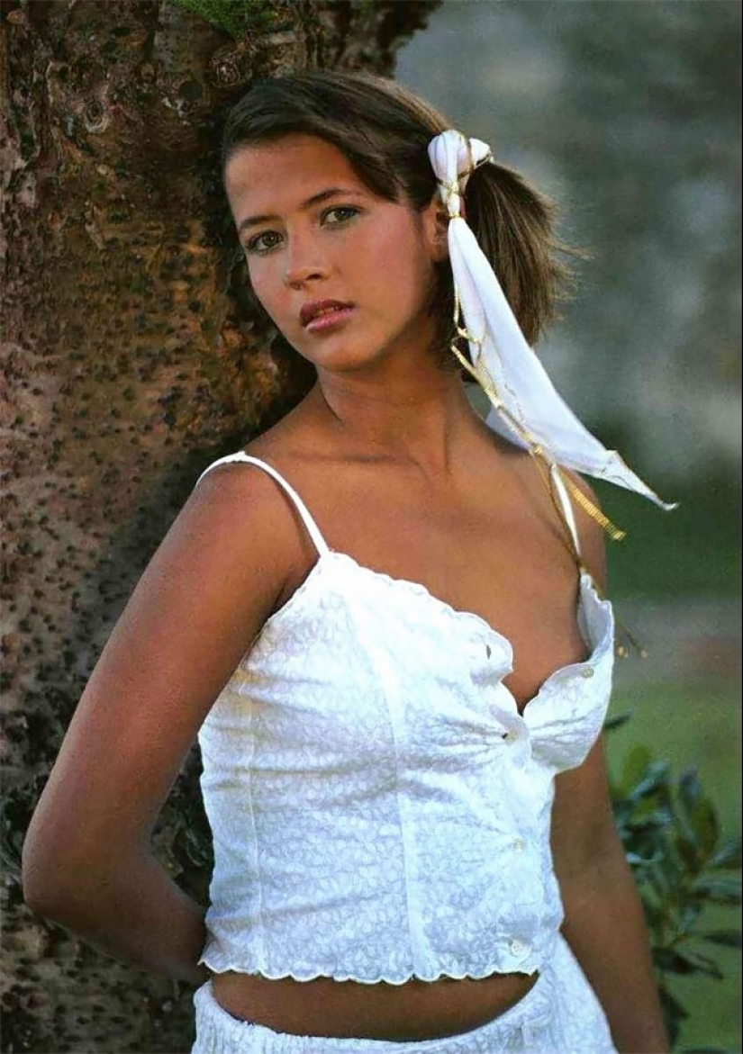 Young and Beautiful: 25 rare photos of Sophie Marceau from the 1980s