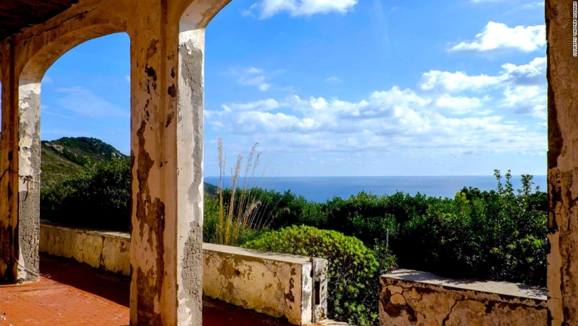 Zannon is a forgotten island of orgies with a dark past Zannon is a forgotten island of orgies with a dark past